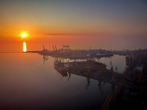 Відновлення судноплавства з порту Одеси: ніяких гарантій з боку росії немає (ВІДЕО)