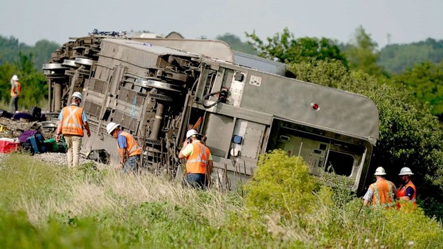 У США сталася аварія з пасажирським потягом (ФОТО)