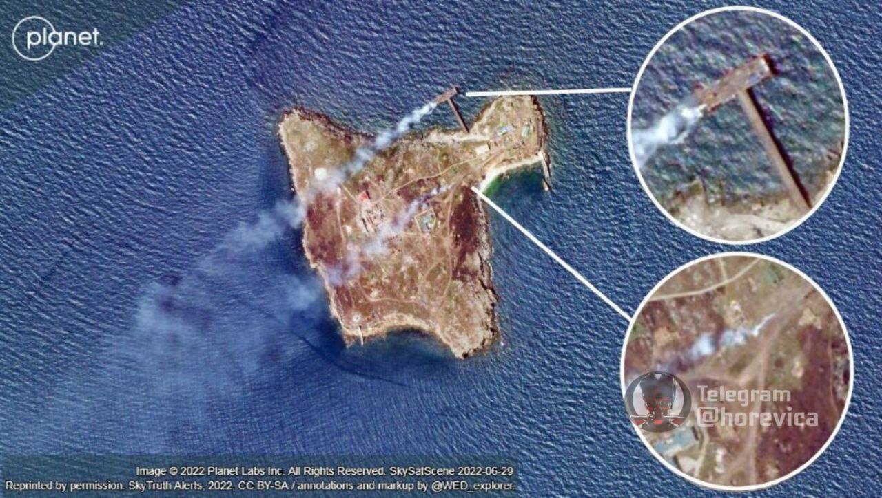 30 мая 3 июня. Остров змеиный сейчас Спутник. Остров змеиный в черном море на карте. Остров змеиный спутниковый снимок. Остров змеиный на карте Украины.