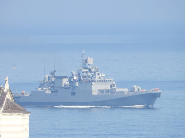 Русская военно-морская группировка в Черном море снова растет