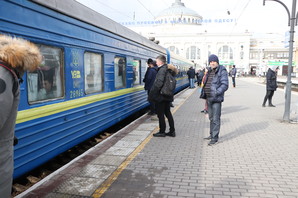 "Укрзалізниця" продовжує евакуацію людей з Донбасу (ВІДЕО)