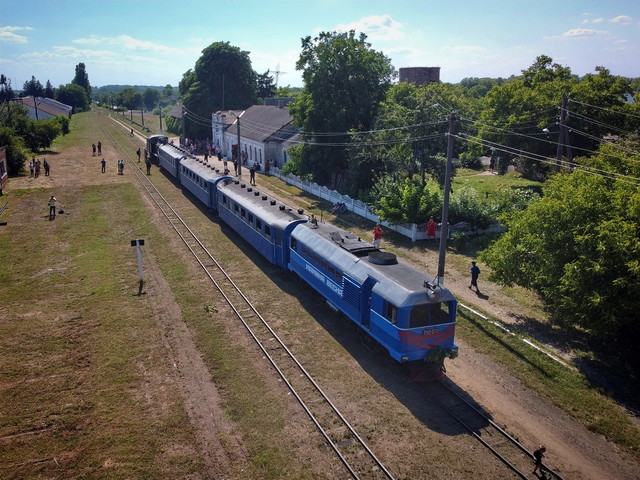 Стало відомо, скільки людей перевезли вузькоколійкою на Одеській залізниці (ВІДЕО)