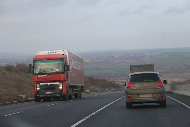 Українські вантажні автоперевізники зможуть їздити у Європу на машинах класу "Євро-3"