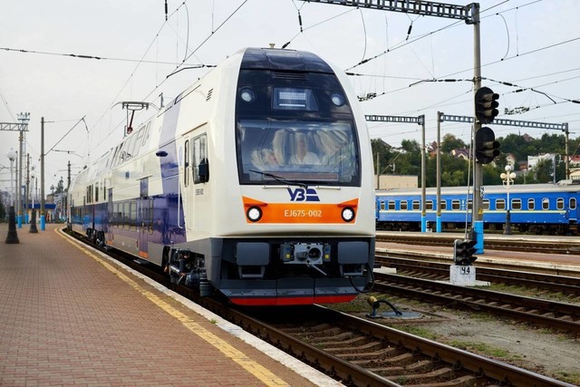 "Укрзалізниця" запустила після ремонту другий двоповерховий потяг