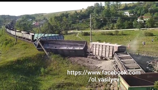 Під Тернополем сталася залізнична аварія (ФОТО, оновлено)