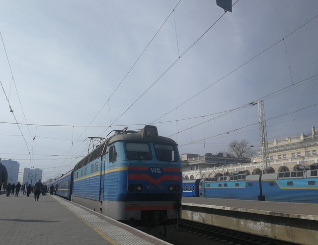 Частково відновлено рух по залізниці між Львовом та Тернополем