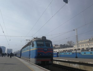 Частково відновлено рух по залізниці між Львовом та Тернополем