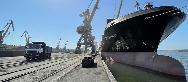 Державний порт Южний відновив роботу (ВІДЕО)