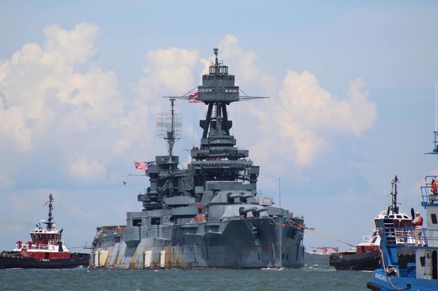 У США вийшов у море найстаріший лінійний корабель "Техас" (ВІДЕО)