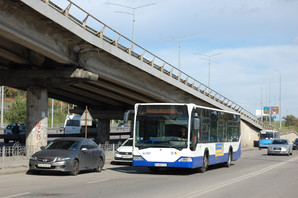 У Києві запустили на маршрути автобуси з Риги та надали "автобусну" допомогу Дніпру