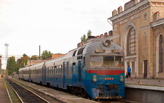 Вперше за час війни відновили залізничне сполучення з Миколаєвом (ВІДЕО)