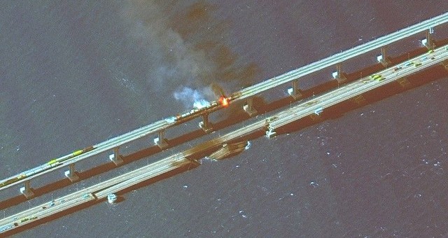 Росіяни змогли частково відновити рух по Керченському мосту (ВІДЕО)