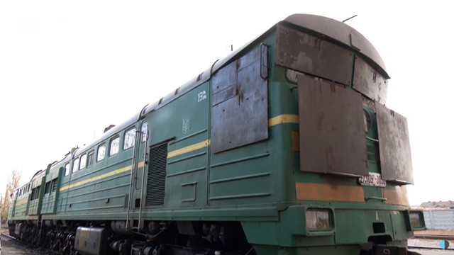 Тепловози Одеської залізниці, які працюють у прифронтовій зоні, захищають від обстрілів (ВІДЕО)