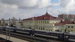 Перший пасажирський потяг прибув до Херсону (ФОТО)