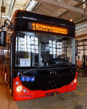 У Чернівцях отримали перший тролейбус нового типу