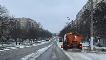 Одеські вулиці розчищають від снігу 