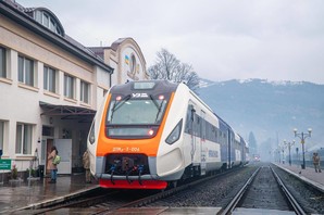 "Укрзалізниця" ввела до експлуатації ще два дизель-поїзди Крюківського заводу (ВІДЕО)