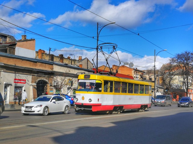 В Одесі зупинилися трамваї та тролейбуси