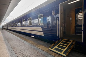 Крюківський завод завершив постачання нових вагонів: частина з них курсує в потягах одеського напрямку