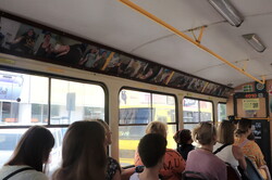 В Одесі запустили унікальну фотовиставку в трамваї