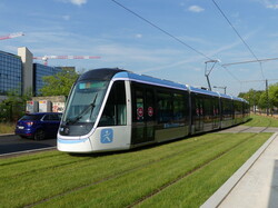 У Парижі відкрили нову лінію трамвая