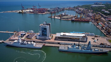 Великобританія планує направити свої військові кораблі у Чорне море, США поки що ні