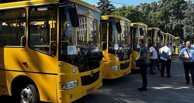 Одеська область отримала другу партію шкільних автобусів