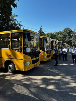 Одеська область отримала другу партію шкільних автобусів