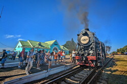 Наймасштабніший в Україні залізничний ретро-фестиваль під назвою "Паротяги мчать до Перемоги".
https://youtu.be/rbnjJslZvss