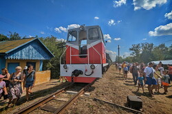 Наймасштабніший в Україні залізничний ретро-фестиваль під назвою "Паротяги мчать до Перемоги".
https://youtu.be/rbnjJslZvss