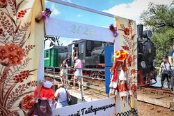Наймасштабніший в Україні залізничний ретро-фестиваль під назвою "Паротяги мчать до Перемоги".
https://youtu.be/rbnjJslZvss