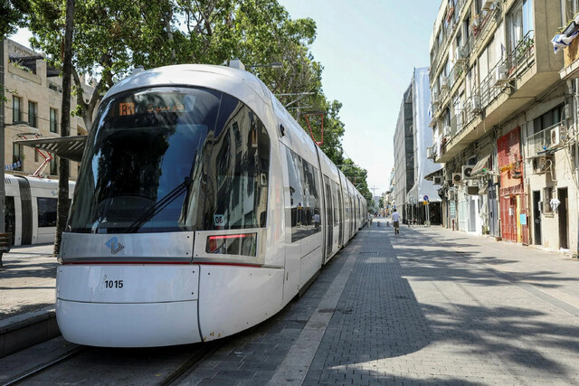 У Тель-Авіві запустили першу лінію швидкісного трамваю