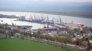 Дунайські порти Одеської області за півтора місяці обробили понад 3,75 млн. тон вантажів