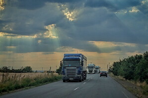 Дороги Одеської області вдень закривають для великовантажного транспорту
