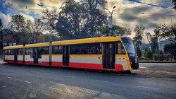 Як в Одесі в Аркадію ходить трамвай "Одіссей-Макс" (ВІДЕО)