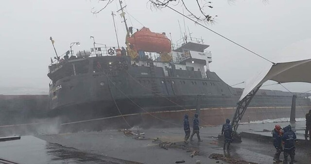 У Чорному морі під час шторму сталося дві аварії