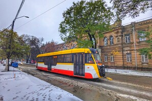 Одеські трамваї та тролейбуси заблоковані негодою