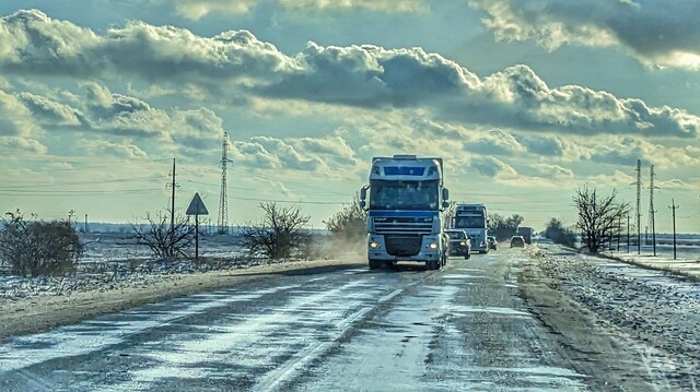 В Одеській області продовжують розчищати дороги