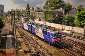 Скільки локомотивів, електричок і дизелів відремонтували в "Укрзалізниці"