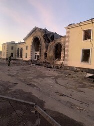 Окупанти зруйнували залізничний вокзал Костянтинівки