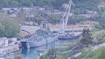 У Севастополі росіяни намагаються відремонтувати десантний корабель
