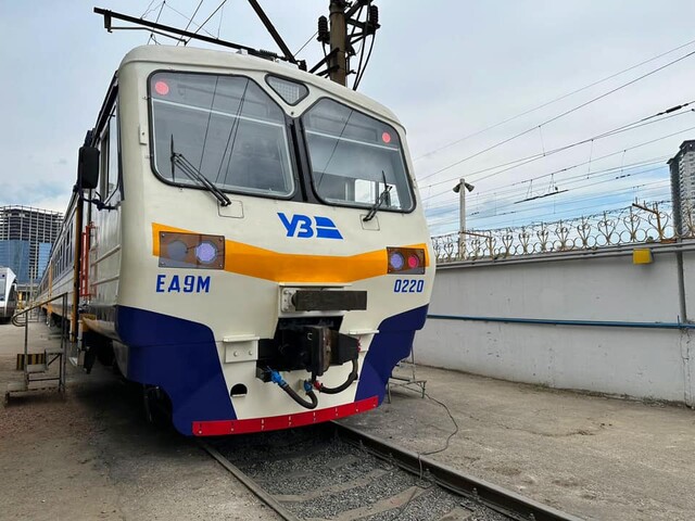 Мешканці Чернігова засипають Укрзалізницю невдоволеними коментарями щодо скасування столичного поїзда Інтерсіті