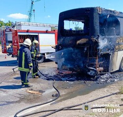 Два автобуси постраждали в Одеській області через вогонь та аварію