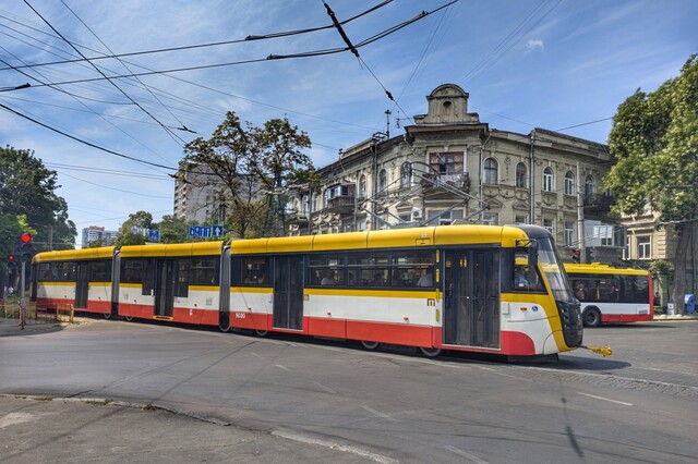 В Одесі зупинився електротранспорт