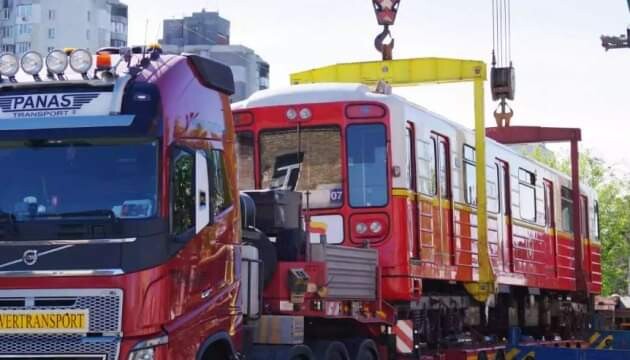 Що там з ціною на перевезення метровагонів до Києва