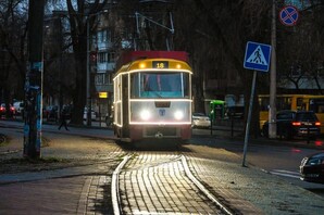 В Одесі та інших містах України запустили різдвяні трамваї та тролейбуси