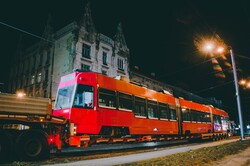 У Львів привезли вже 8 з 11 трамваїв з Берна