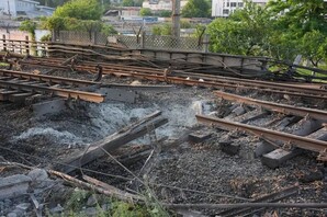 У Києві обстрілом пошкоджено наземну лінію метро
