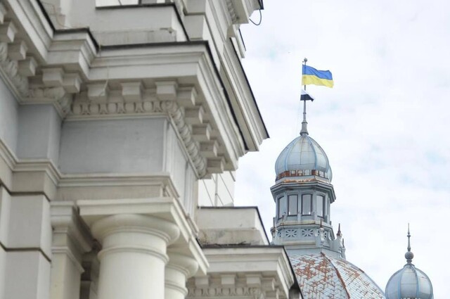 На українських вокзалах підняли "Прапори надії"