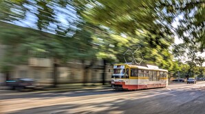 В Одесі обмежено рух електротранспорту через російський обстріл